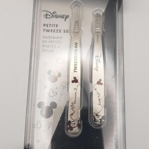 Open Box-Tweezerman Disney Mickey Mouse Minnie Mouse Forever in Love Eyebrow Set
